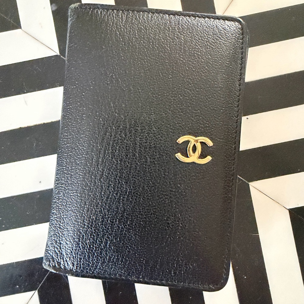 CHANEL Black Leather Card Holder